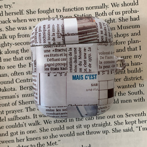 [Mademoment] Old Newspaper Design AirPods Case