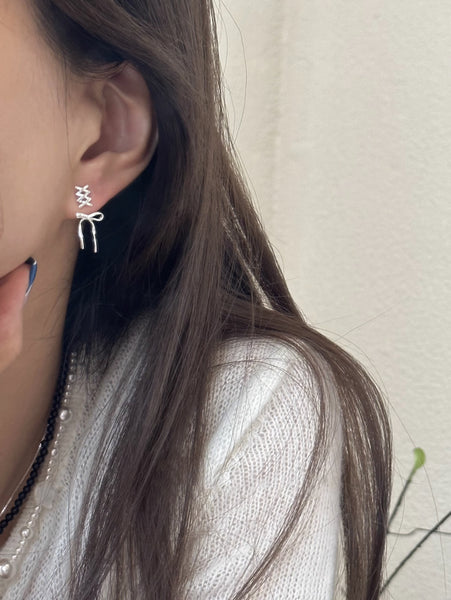 [sora'de] (925silver) Ribbon Earrings