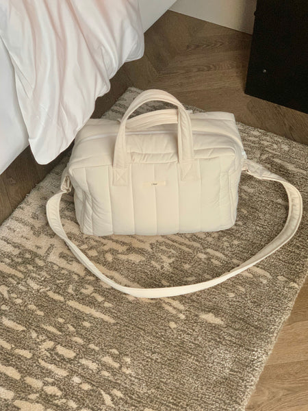 [OLIVET] Padded Cross Bag (White) (Pre-order)