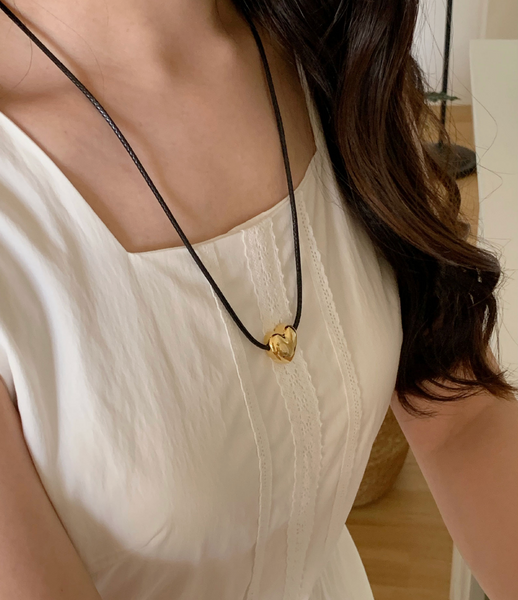 [SOYE PI-NE] Romance Leather Big Heart Strap Long Necklace