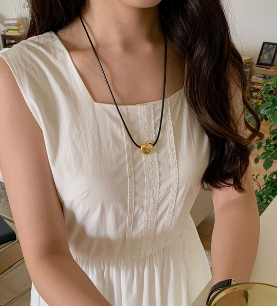 [SOYE PI-NE] Romance Leather Big Heart Strap Long Necklace