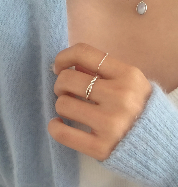 [moat] Bow Ring (silver925)