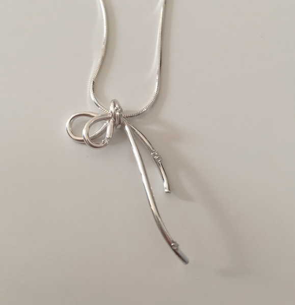 [moat] Knot Ribbon Necklace (Silver925)