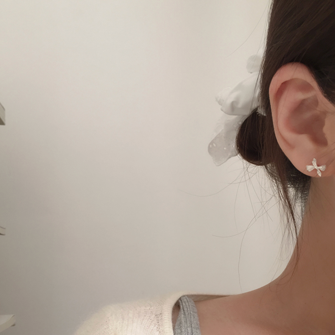 [moat] Sweet Ribbon Earring (Silver925)