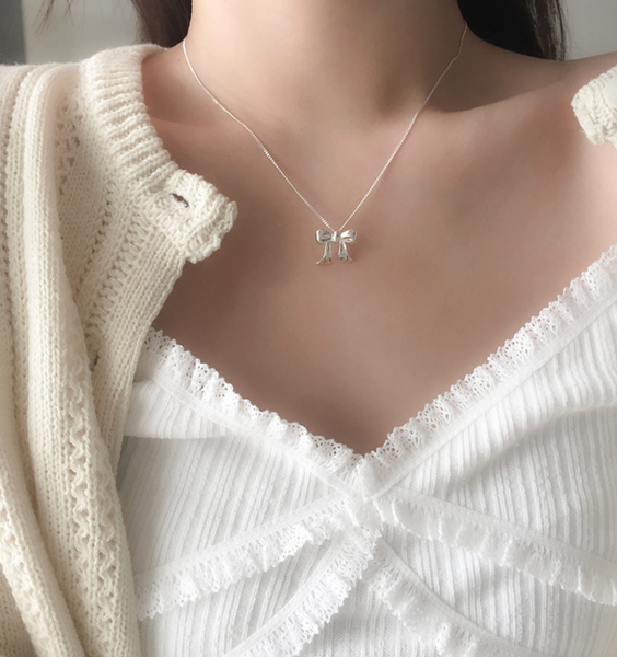 [moat] Vintage Ribbon Necklace