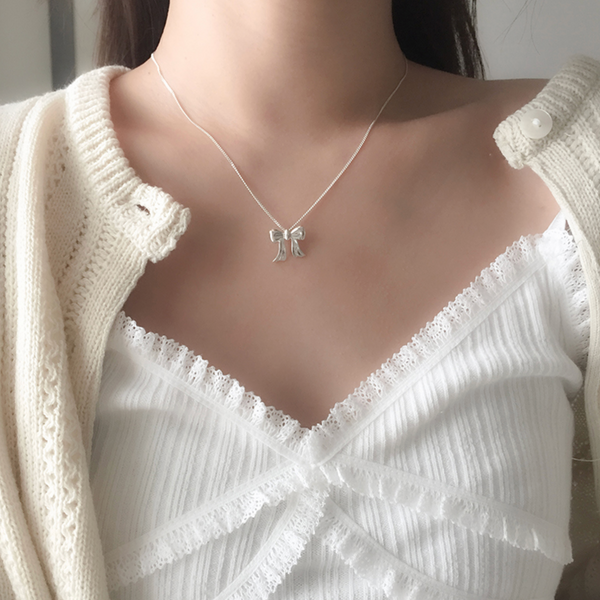 [moat] Vintage Ribbon Necklace