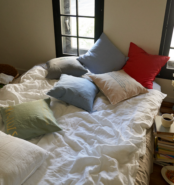 [HOTEL PARIS CHILL] Breezy Day Cushion Cover (Chilli)