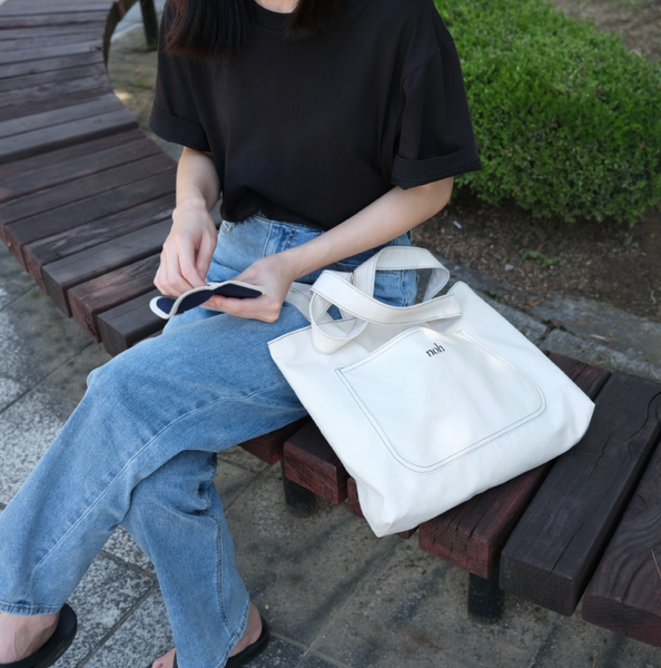 [noh] Stitch Pocket Bag (Ivory/ Black)