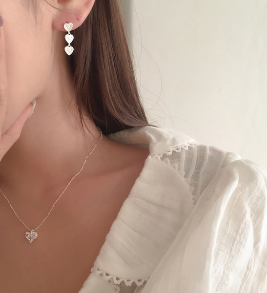 [moat] Drop Heart Earring (silver925)