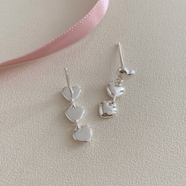 [SOYE PI-NE] Glow Heart Line Earrings