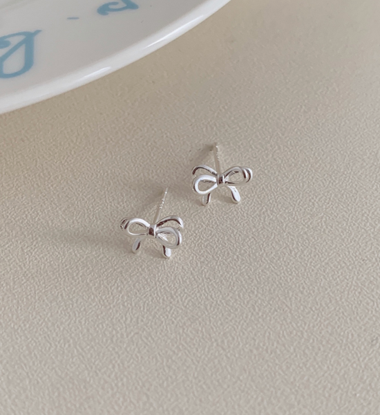 [SOYE PI-NE] Pony Ribbon Knot Earrings