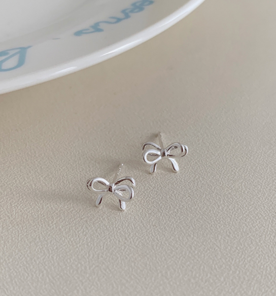 [SOYE PI-NE] Pony Ribbon Knot Earrings