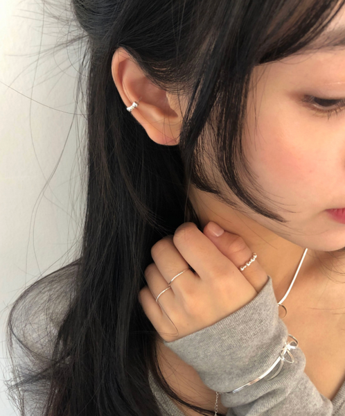 [DUNGEUREON] Ati Ribbon Earcuff