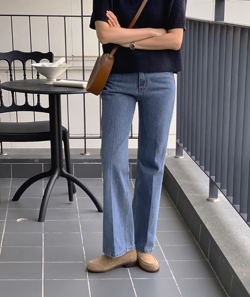 [FROM HEAD TO TOE] Straight Bootcut Denim Pants