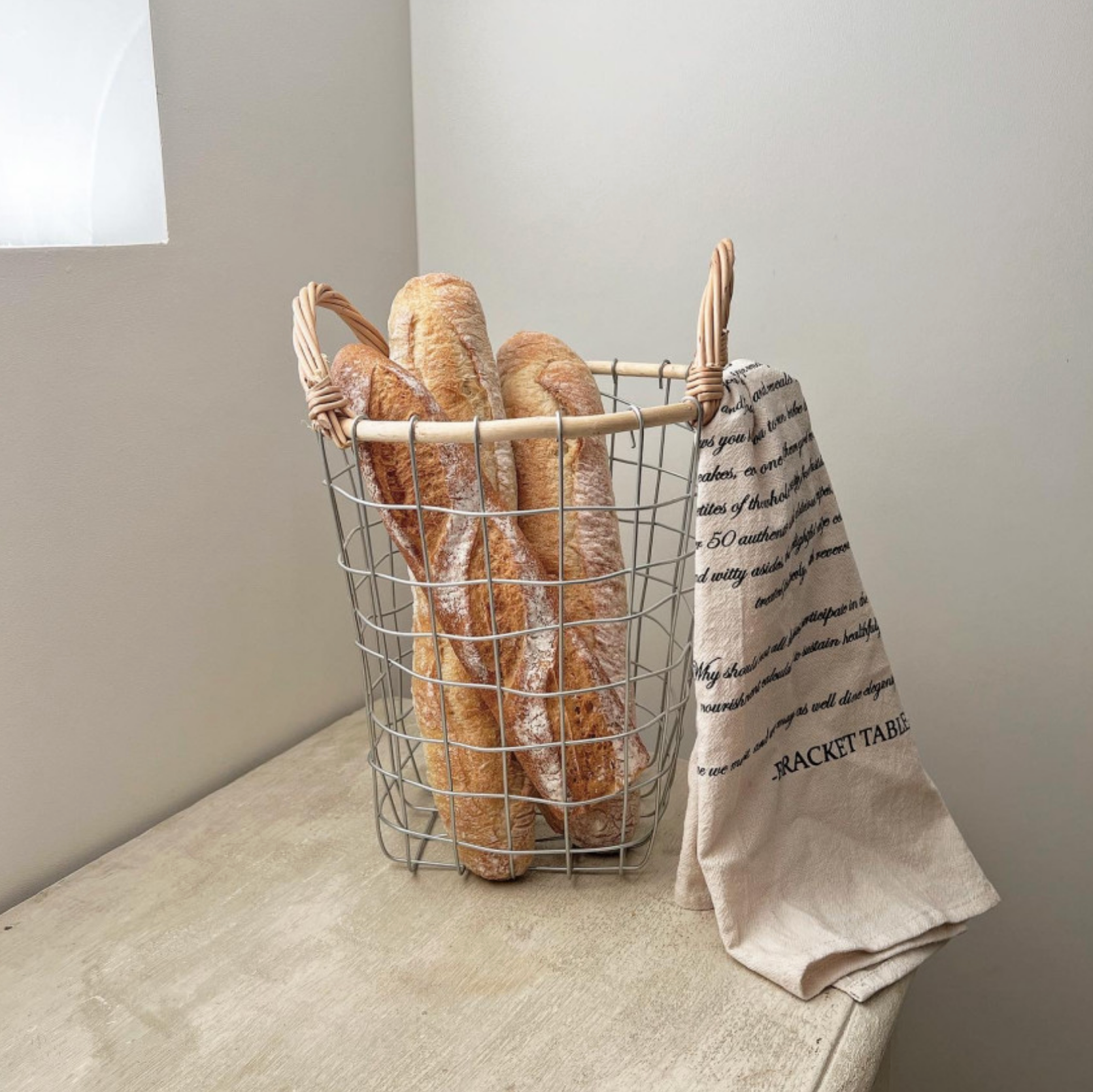 [Bracket Table] Wire Baguette Basket