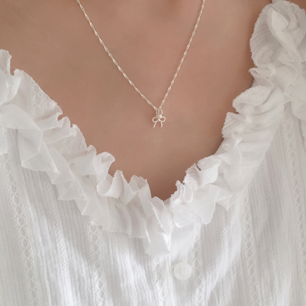 [moat] Coco Ribbon Necklace (silver925)