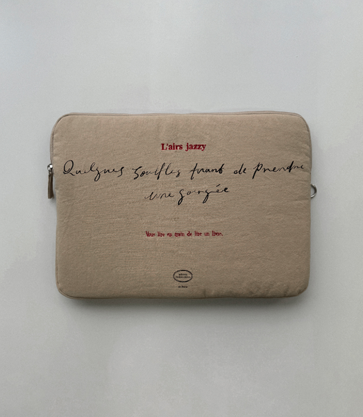 [HOTEL PARIS CHILL] 827 15" Laptop Pouch (Midnight / Dijon)