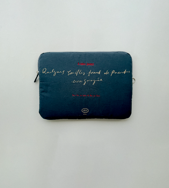 [HOTEL PARIS CHILL] 827 15" Laptop Pouch (Midnight / Dijon)