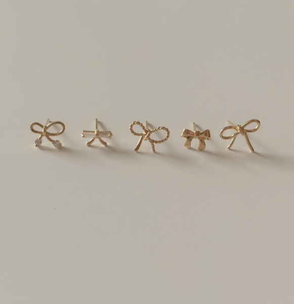 [moat] Gold Ribbon Earring Collection (10k gold)