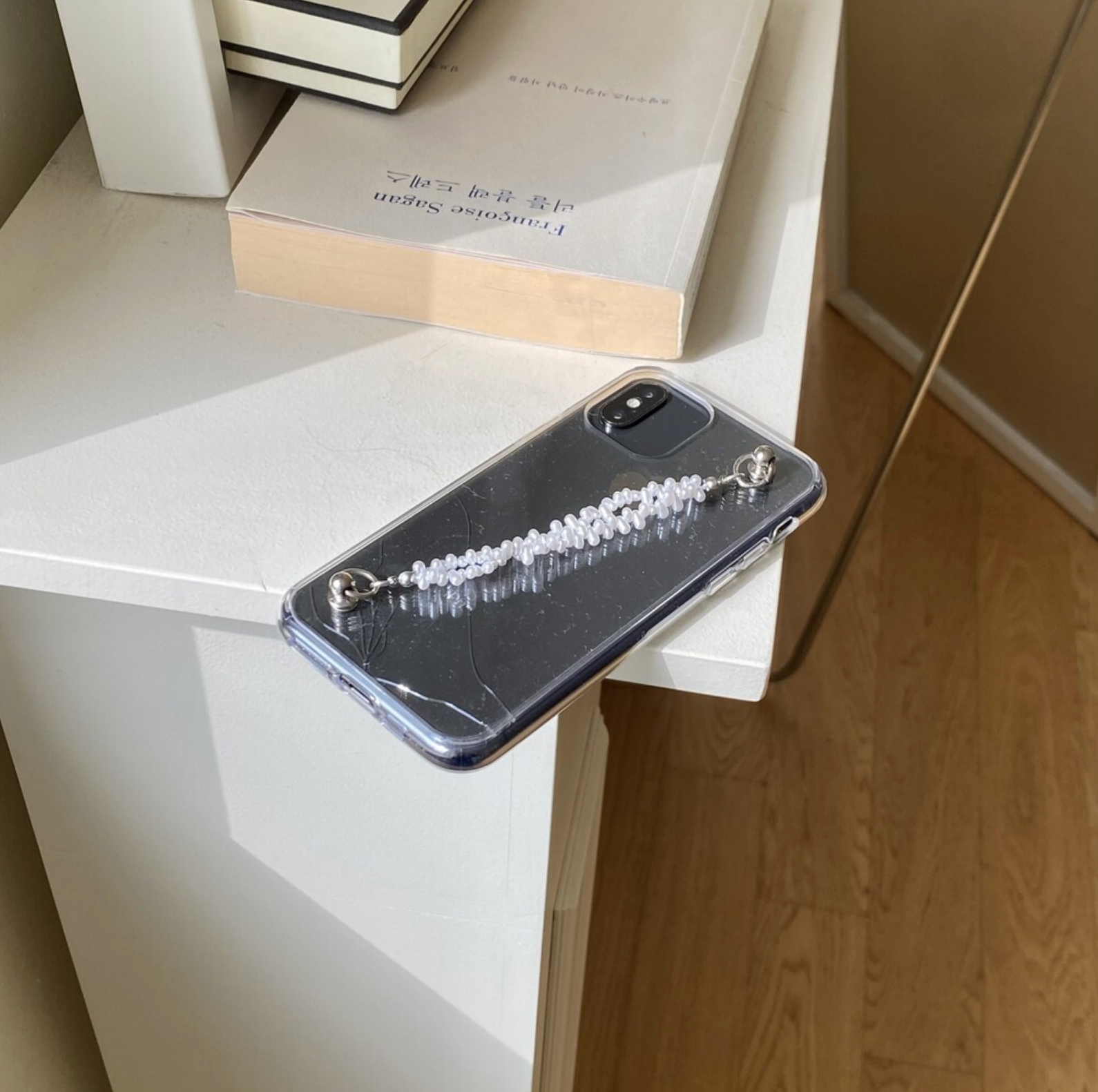 [dust dusty] Pearl Strap Phone Case