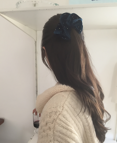 [moat] Gold Dot Velvet Scrunchy (1+1)