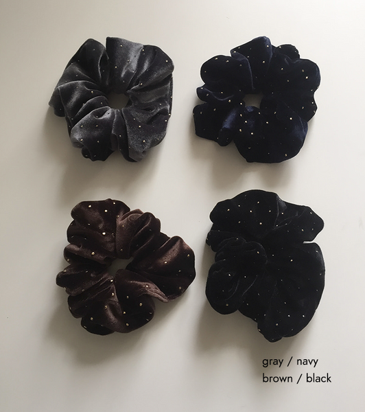 [moat] Gold Dot Velvet Scrunchy (1+1)