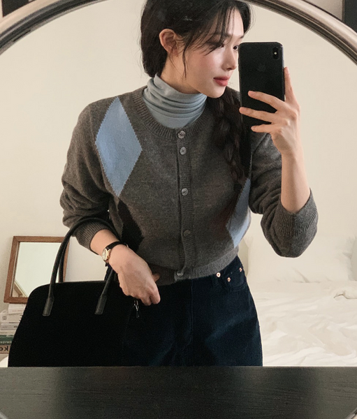 [SLOWAND] Mono Blue Argyle Cardigan