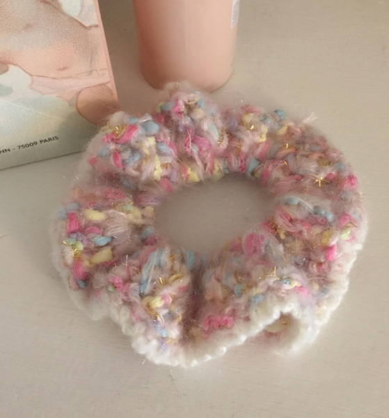 [moat] Pop Knit Scrunchy