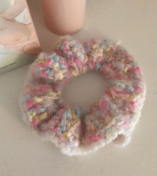 [moat] Pop Knit Scrunchy