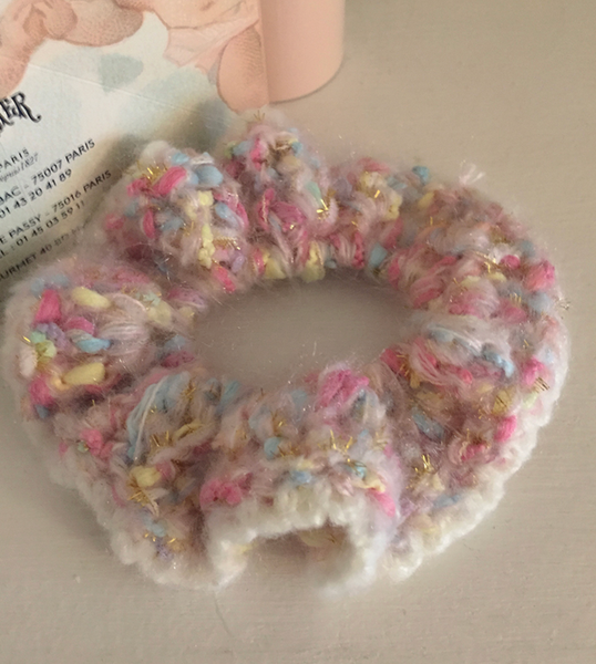 [moat] Pop Knit Scrunchy