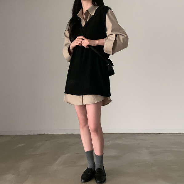 [CREAM CHEESE] School V-neck Oversized Fit Vest Dress