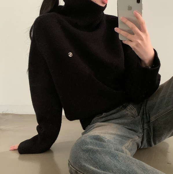 [CREAM CHEESE] Soft Turtleneck Knitwear