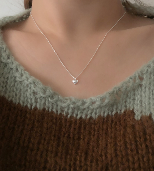 [moat] Tiny Ribbon Heart Necklace (silver925)
