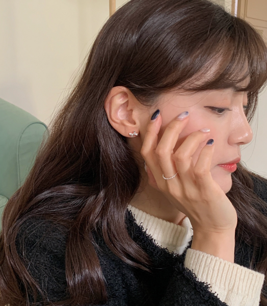 [SOYE PI-NE] (silver925) Jenna Ribbon Silver Earrings