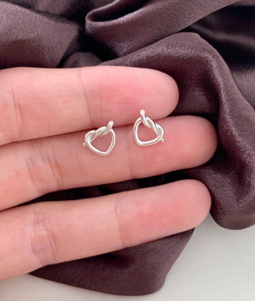 [SOYE PI-NE] (silver925) Bell Heart Twisted Earrings