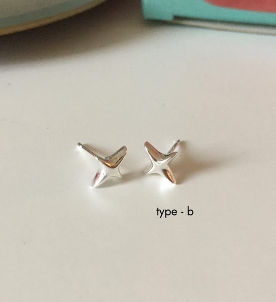 [moat] Point Cross Earring Collection (silver925)