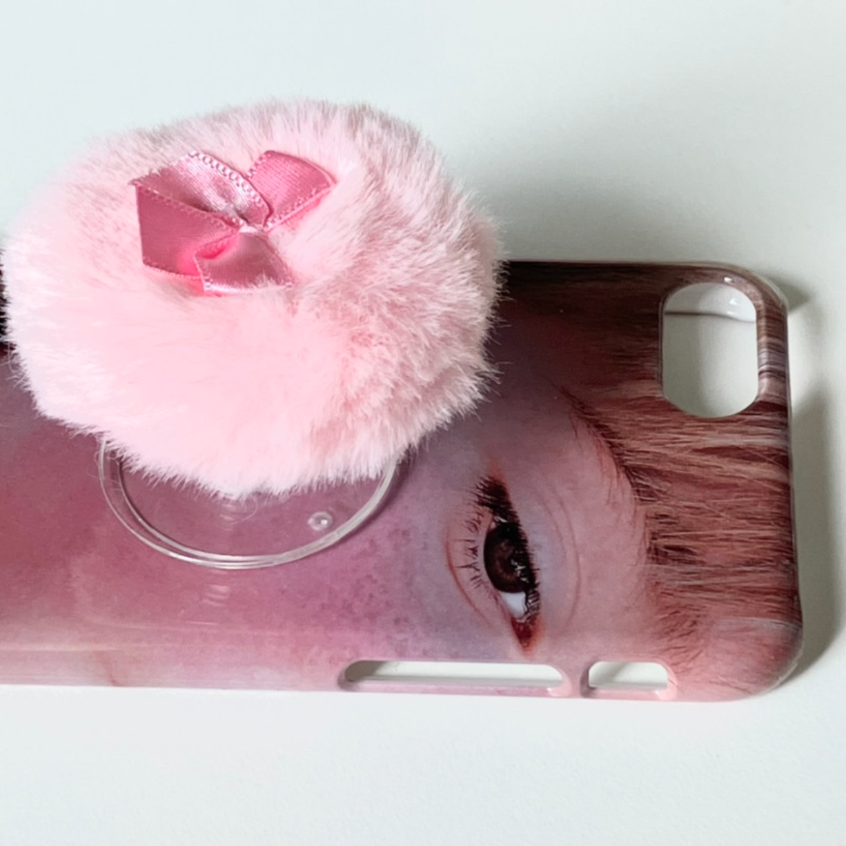 [KUTE] Look Down Phone Case