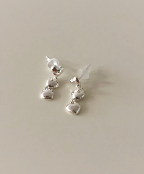 [DUNGEUREON] Heart Pendant Earrings