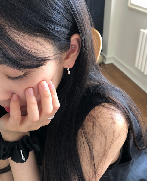 [DUNGEUREON] Tulip Hook Earrings