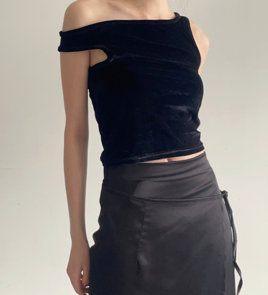 [ADELIO] Velvet Unbal Shoulder Sleeveless