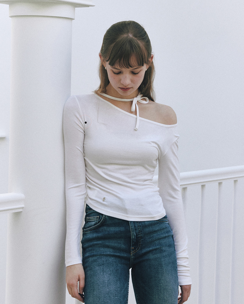 [Letter from Moon] Slash Neck Ribbon Top (White)