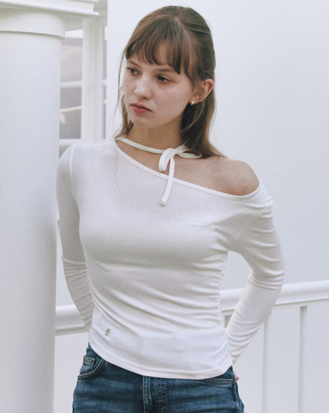 [Letter from Moon] Slash Neck Ribbon Top (White)