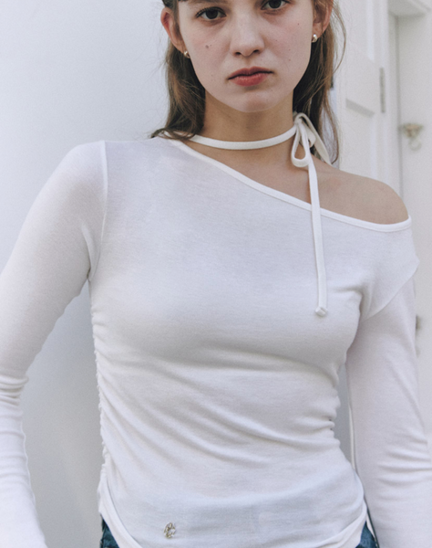 [Letter from Moon] Slash Neck Ribbon Top (White)