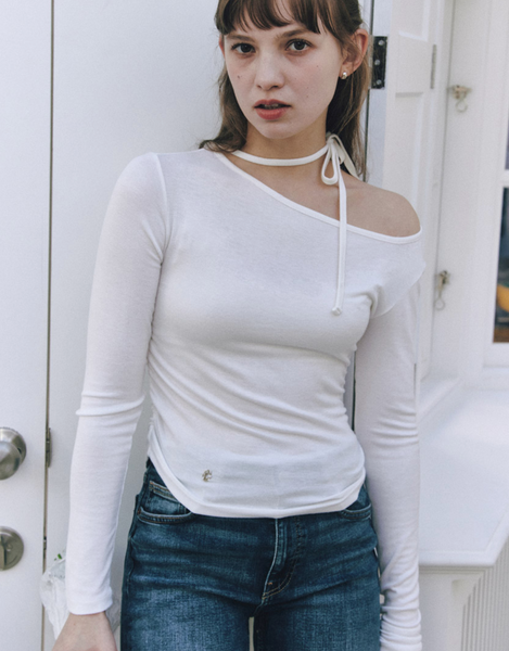 [Letter from Moon] Slash Neck Ribbon Top (White)