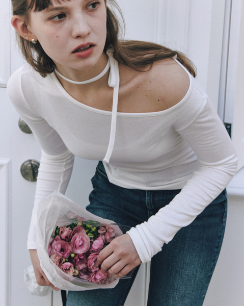 [Letter from Moon] Slash Neck Ribbon Top (White)