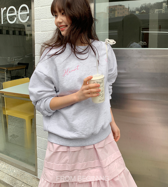 [FROM BEGINNING] Lorette Ribbon Printed Sweatshirt