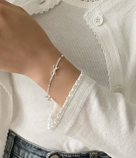 [ATTHEROOM] Silver925 Alice Ribbon Bracelet