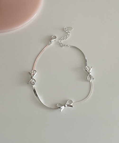 [ATTHEROOM] Silver925 Alice Ribbon Bracelet