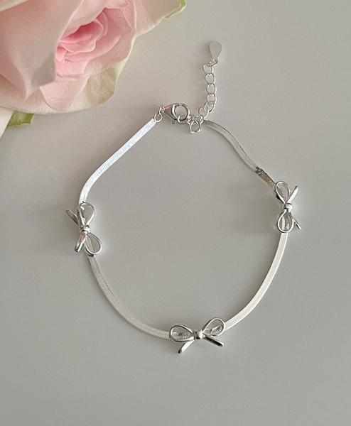 [ATTHEROOM] Silver925 Alice Ribbon Bracelet