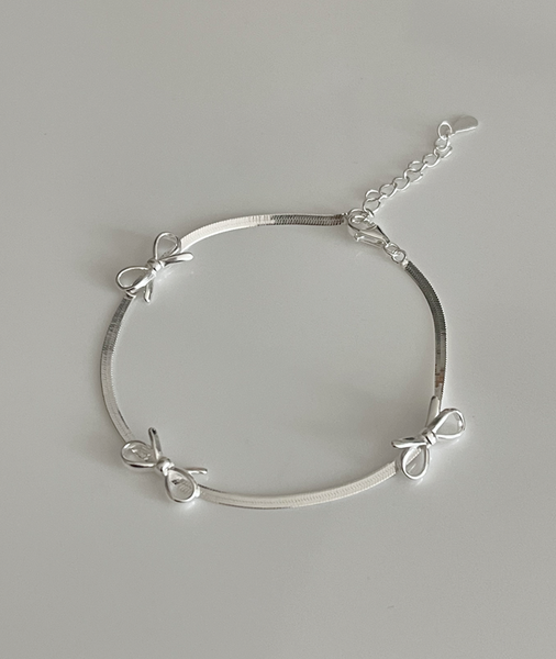[ATTHEROOM] Silver925 Alice Ribbon Bracelet